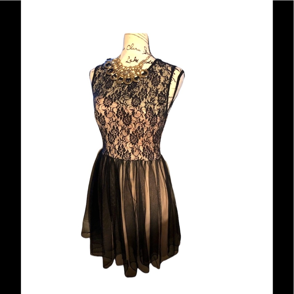 Speechless/Woman’s Lace Dress. Sz Medium